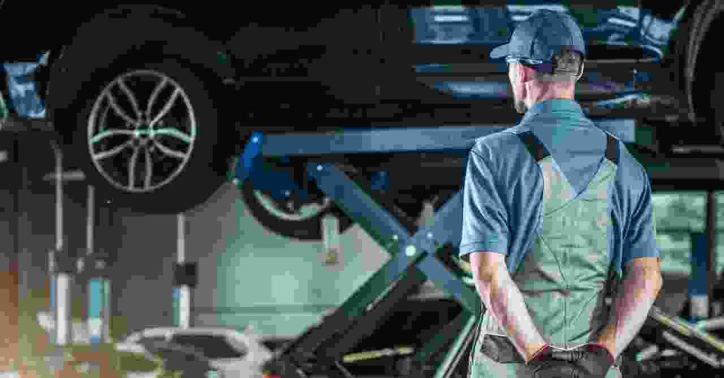 年式が古く過走行車の買取を希望する人