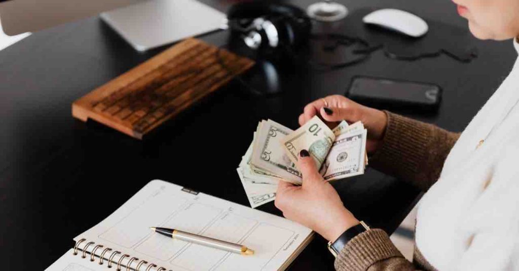 プリウスα 20万km 買取相場