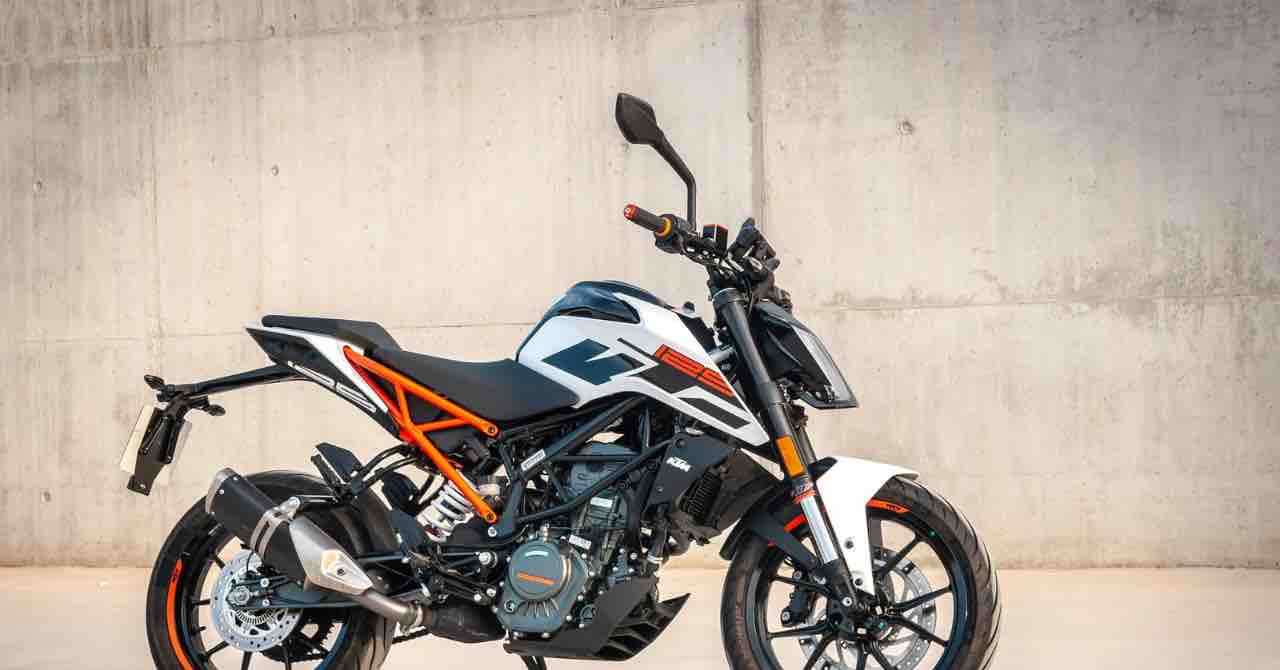  レッドバロンとバイク王の比較