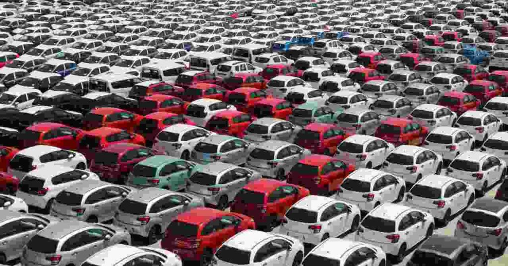 ハリアーの人気グレードや人気カラーを選ぶ