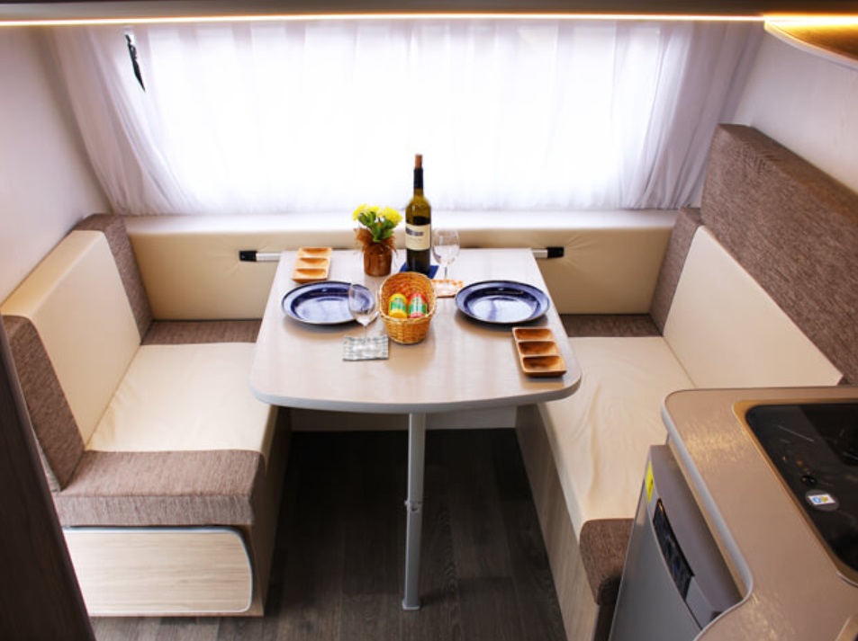 中古のキャンピングトレーラーのメリット